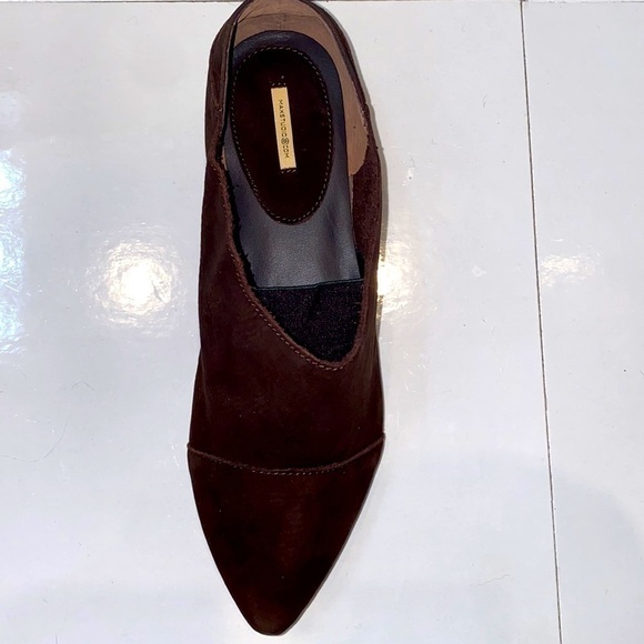 Max Studio Lively 2 dark brown 💯 suede flats. Traction bottom. Size 7.NWT/ box - Picture 3 of 14